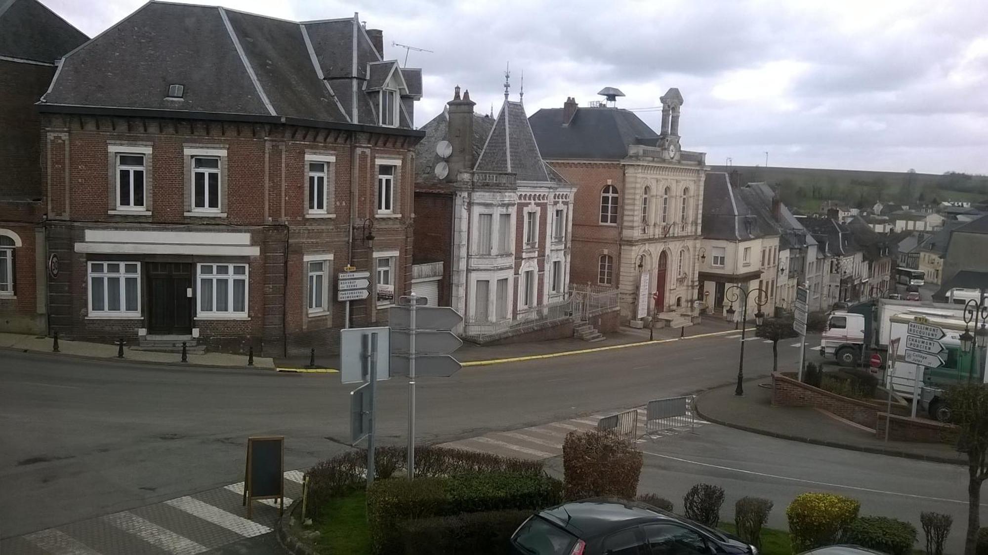 恩特雷里奥斯酒店 Rozoy-sur-Serre 客房 照片